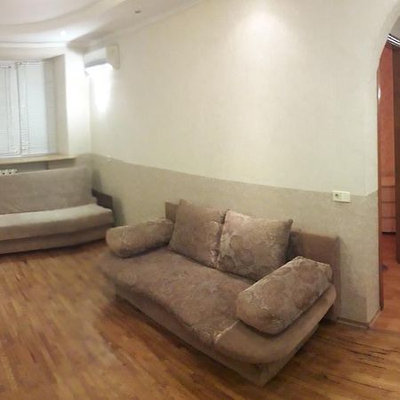 Appartment Near M. 23 Serpnya Charkiv Exteriör bild