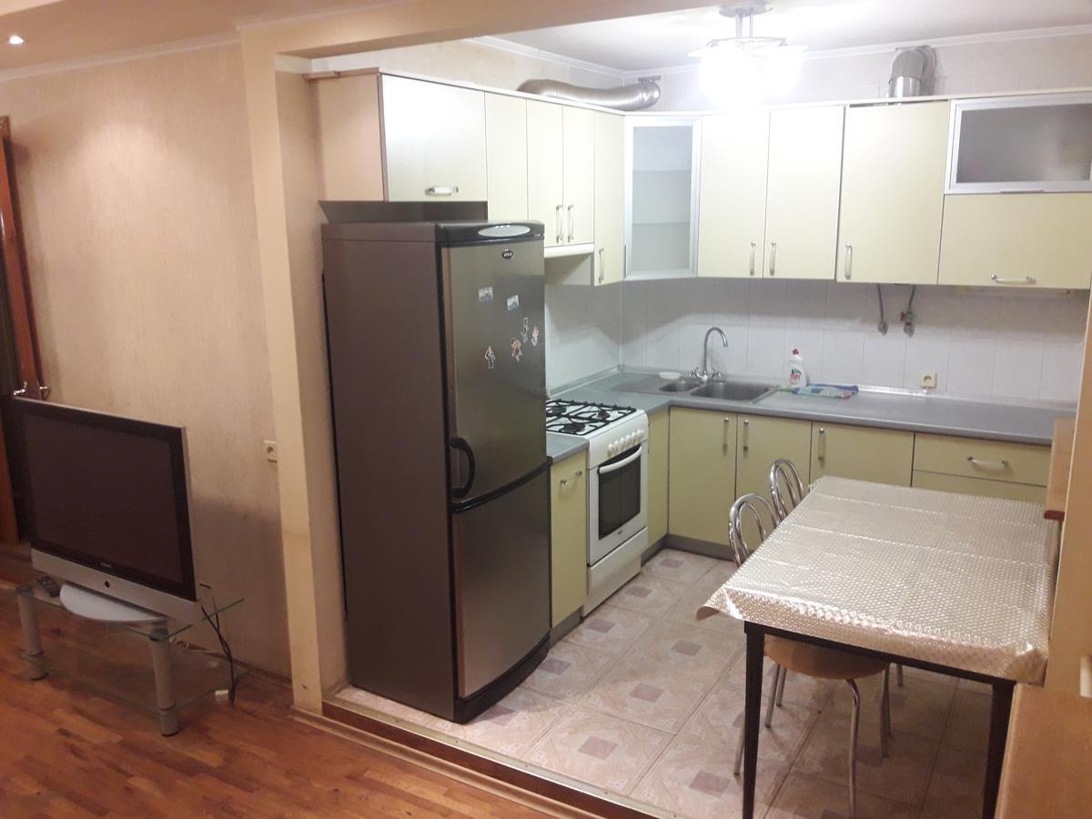 Appartment Near M. 23 Serpnya Charkiv Exteriör bild